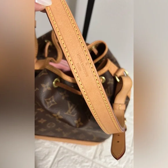 LIKE NEW CONDITION GORGEOUS AUTHENTIC LOUIS VUITTON PETITE NOE | FREE PINK LINER - Picture 10 of 15